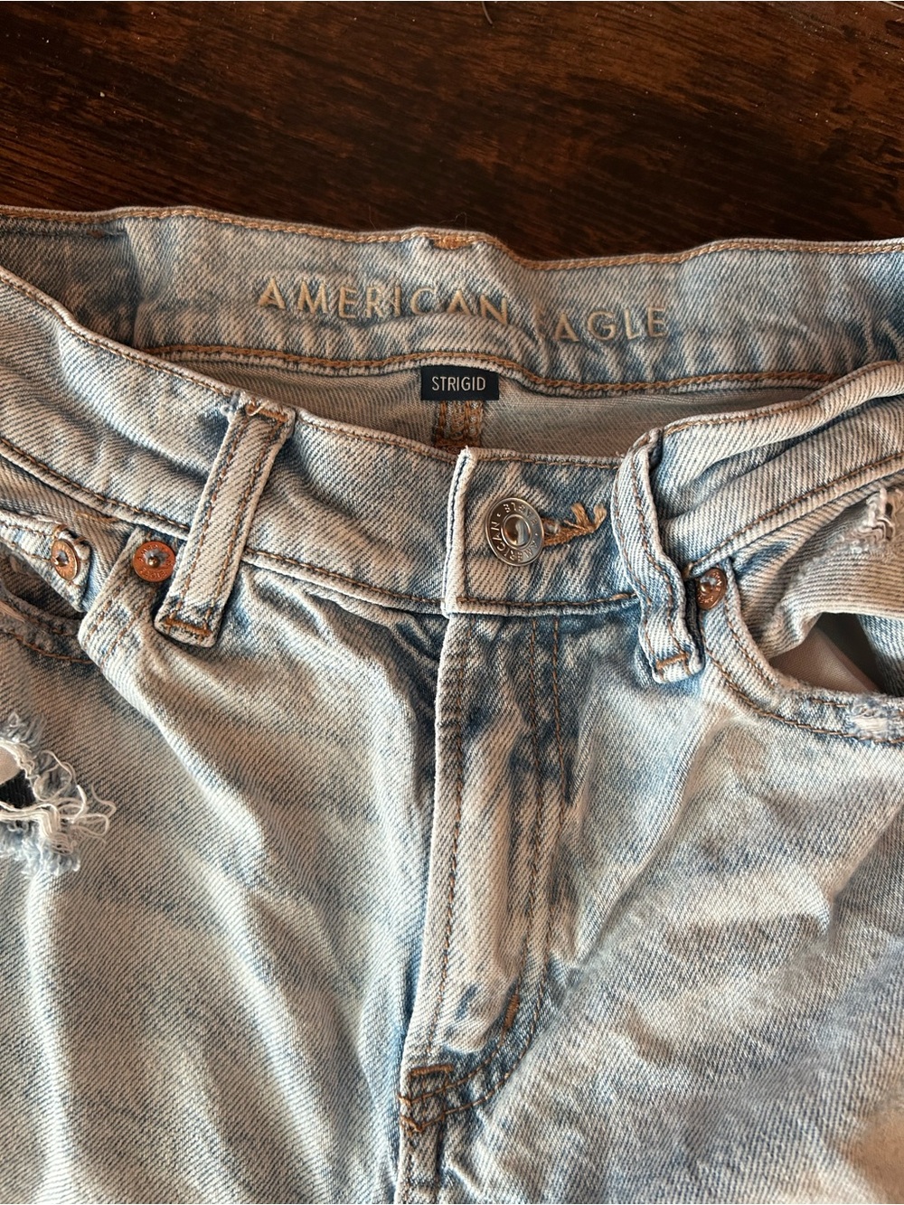 American Eagle Light Wash Strigid Jeans